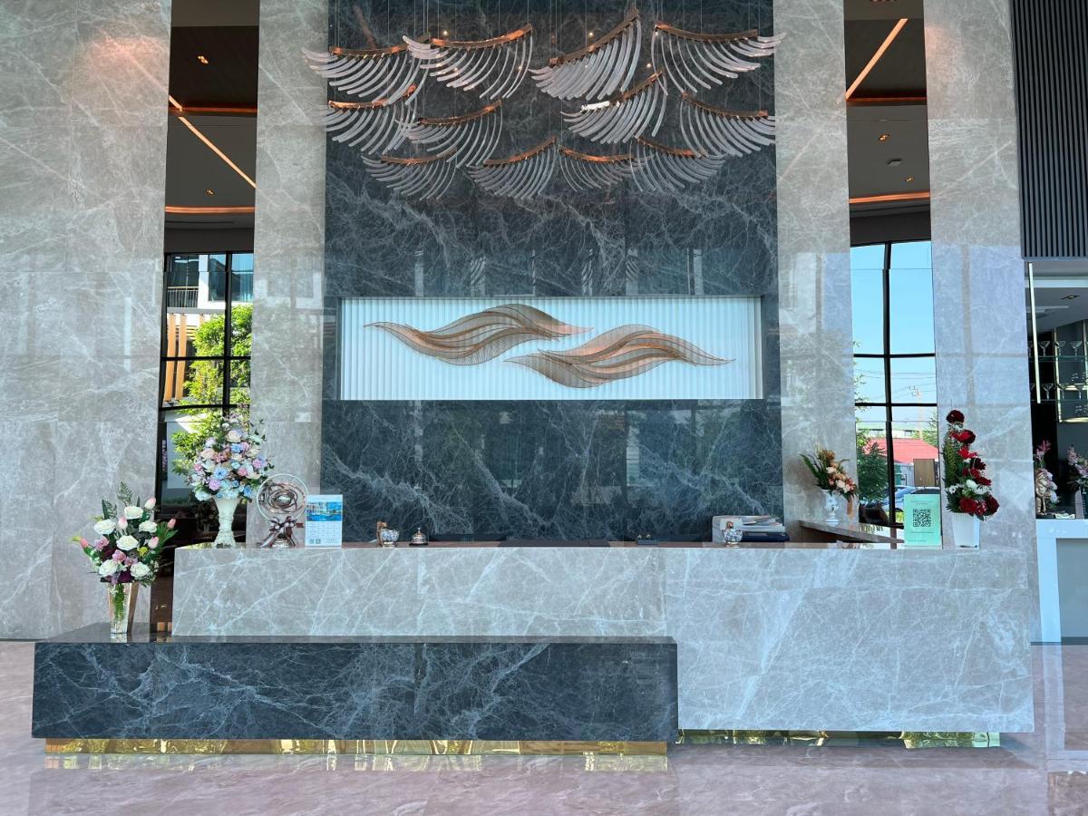 Crystal Srivaree Suvarnabhumi Hotel Ban Khlong Bang Krathiam Dış mekan fotoğraf