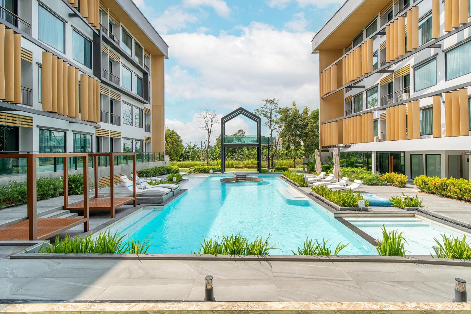 Crystal Srivaree Suvarnabhumi Hotel Ban Khlong Bang Krathiam Dış mekan fotoğraf