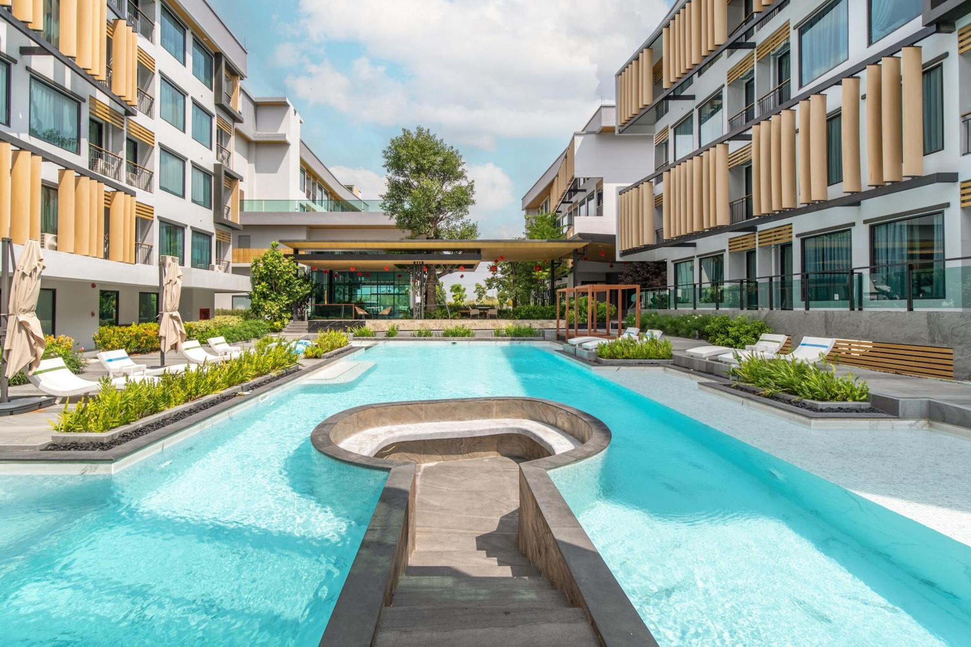 Crystal Srivaree Suvarnabhumi Hotel Ban Khlong Bang Krathiam Dış mekan fotoğraf