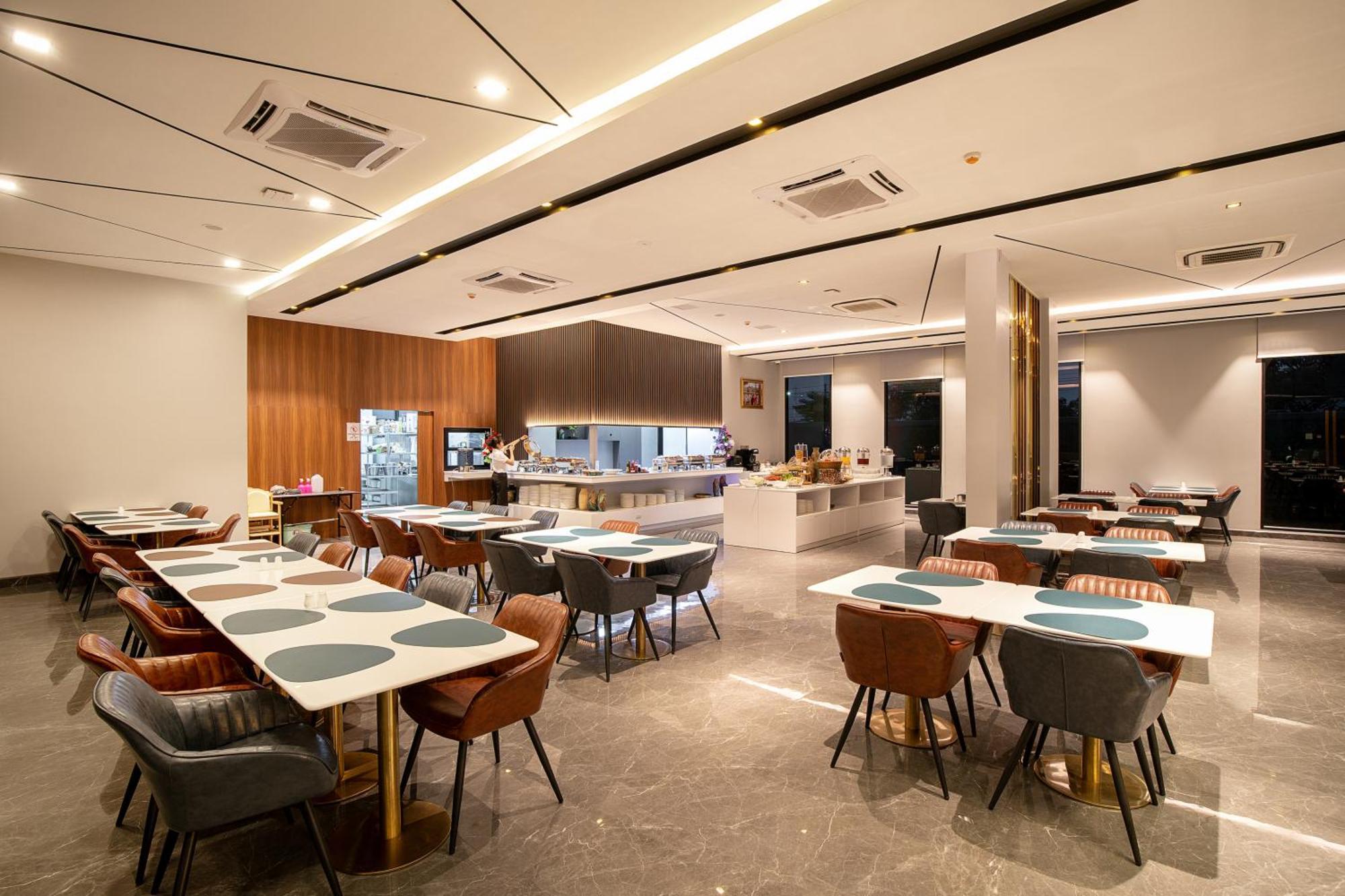 Crystal Srivaree Suvarnabhumi Hotel Ban Khlong Bang Krathiam Dış mekan fotoğraf