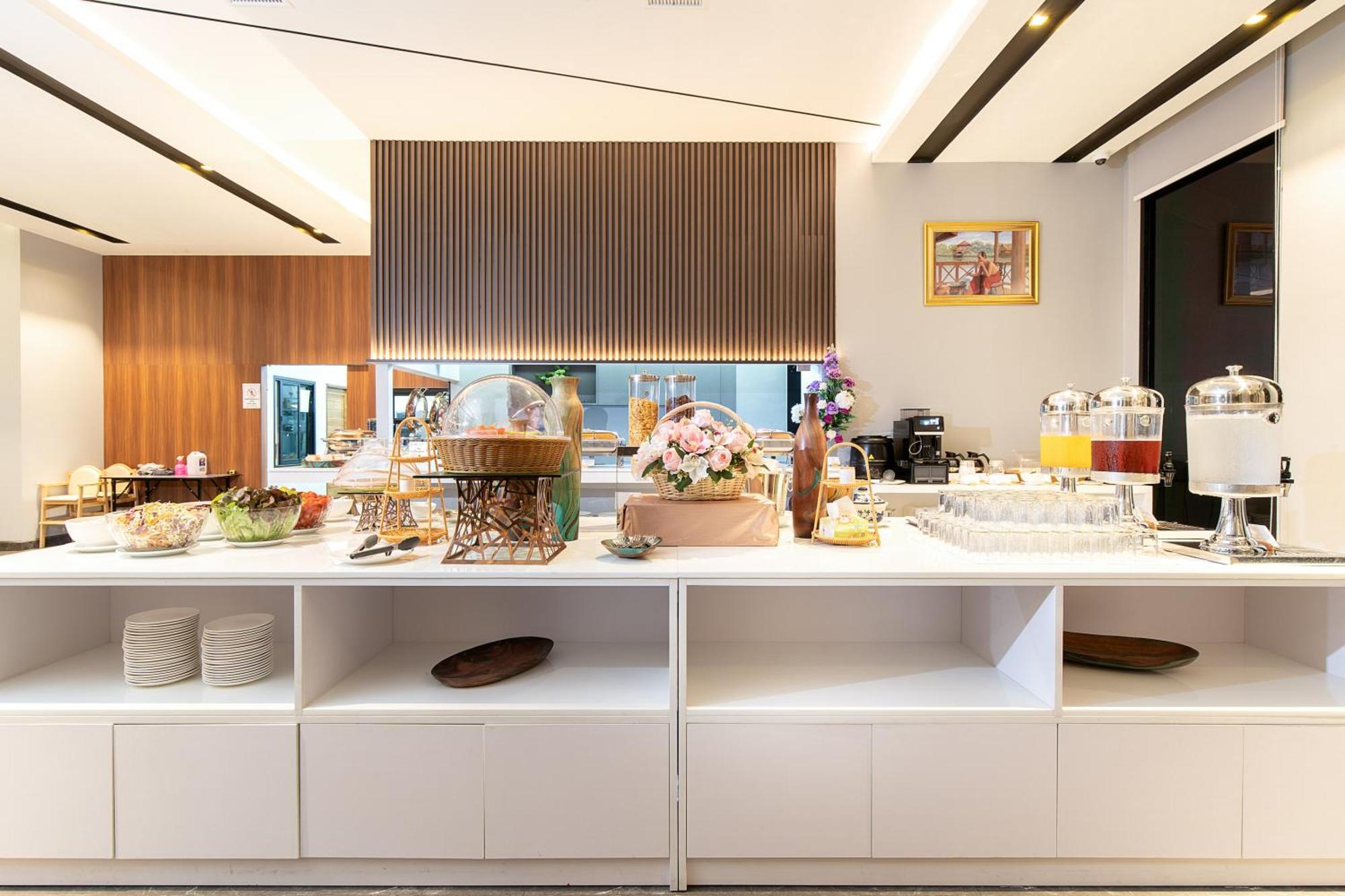 Crystal Srivaree Suvarnabhumi Hotel Ban Khlong Bang Krathiam Dış mekan fotoğraf