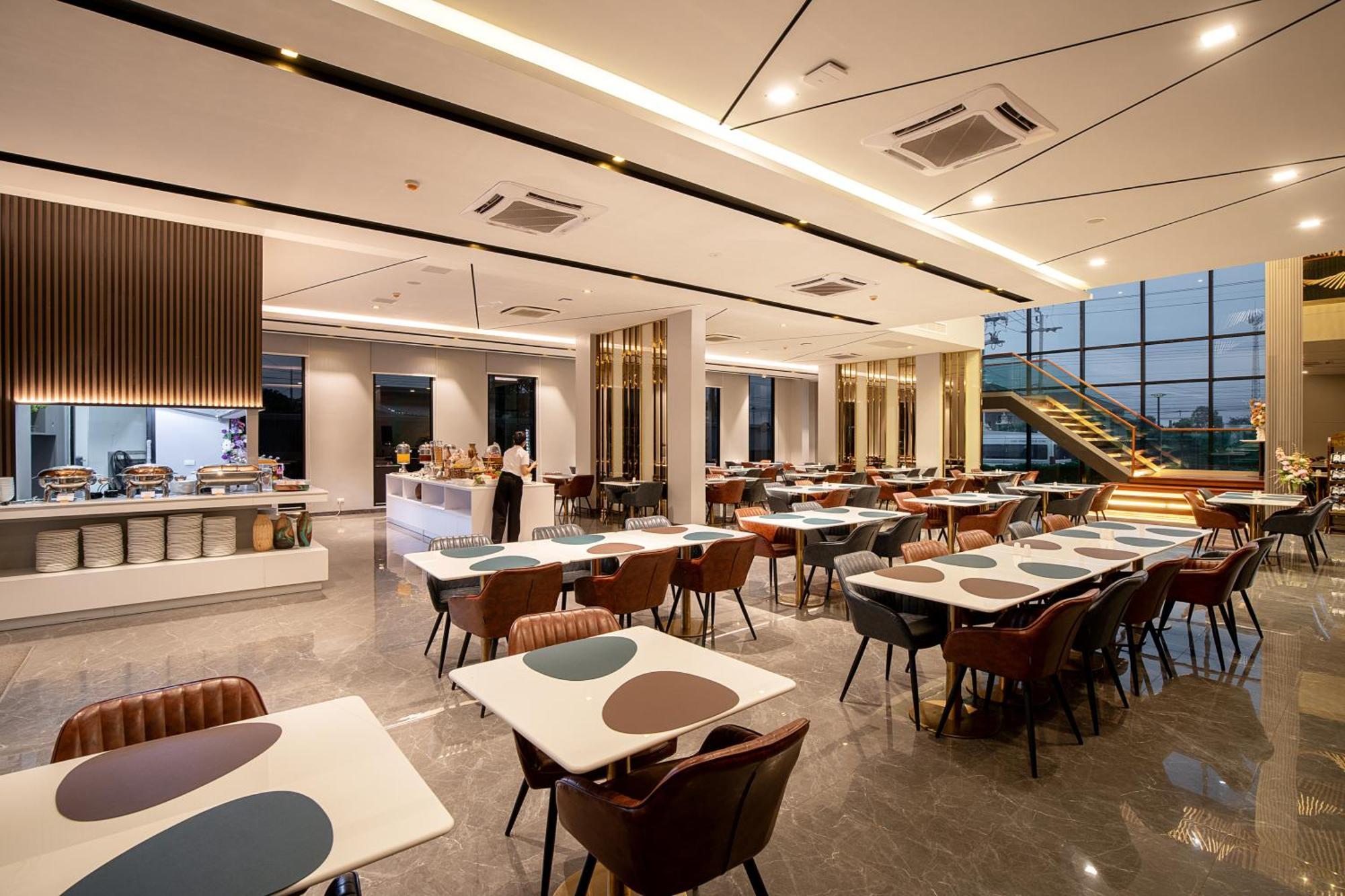 Crystal Srivaree Suvarnabhumi Hotel Ban Khlong Bang Krathiam Dış mekan fotoğraf