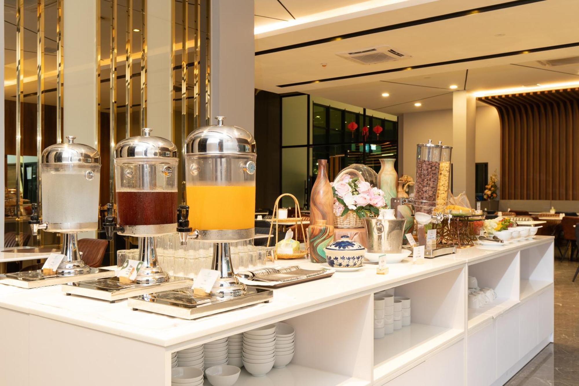 Crystal Srivaree Suvarnabhumi Hotel Ban Khlong Bang Krathiam Dış mekan fotoğraf